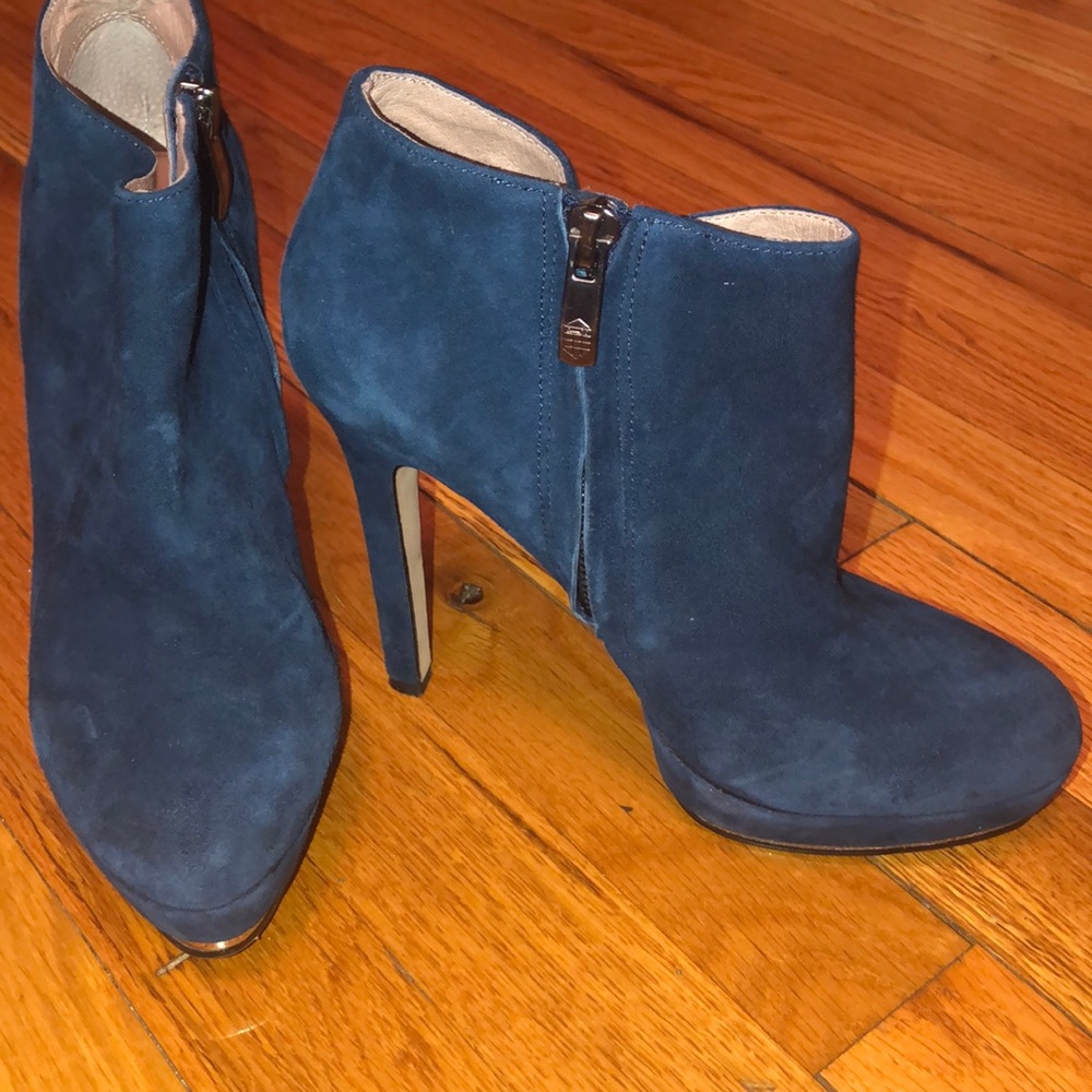 Blue Velvet Vince Camuto Pumps